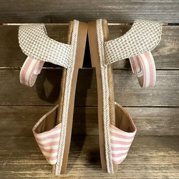 New NWOB Big Kids Mia Esmee‎ Peach/Off White Sandal Sandals Size 3 Y