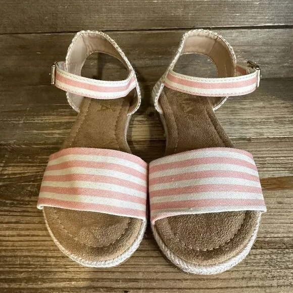 New NWOB Little Kids Mia Esmee Peach/Off White‎ Sandal Sandals Size 13 C