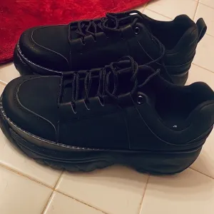 NEW ONE LEFT MIDNIGHT SOAR HIGH PLATFORM SNEAKERS black sneakers platform