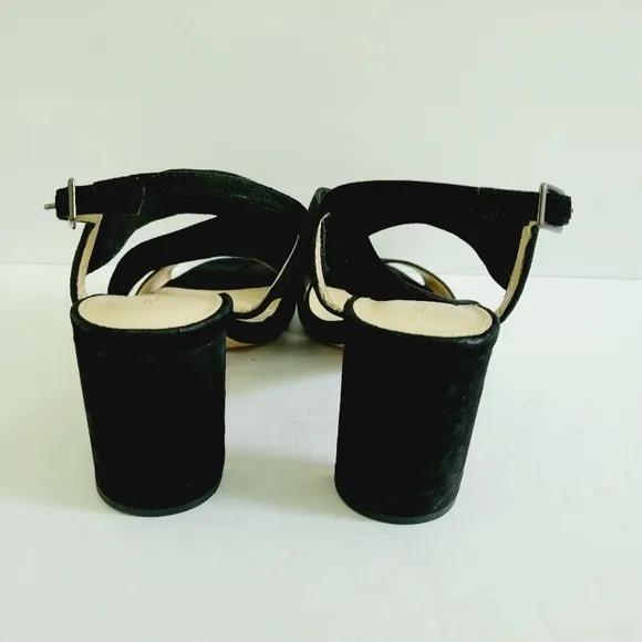New Pelle Moda Heel Cross Strap Sandals,Size 8,5 US