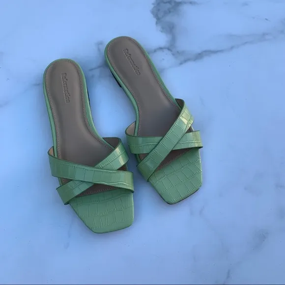 New Reformation The Margaret croc embossed crossover sandals Size 7