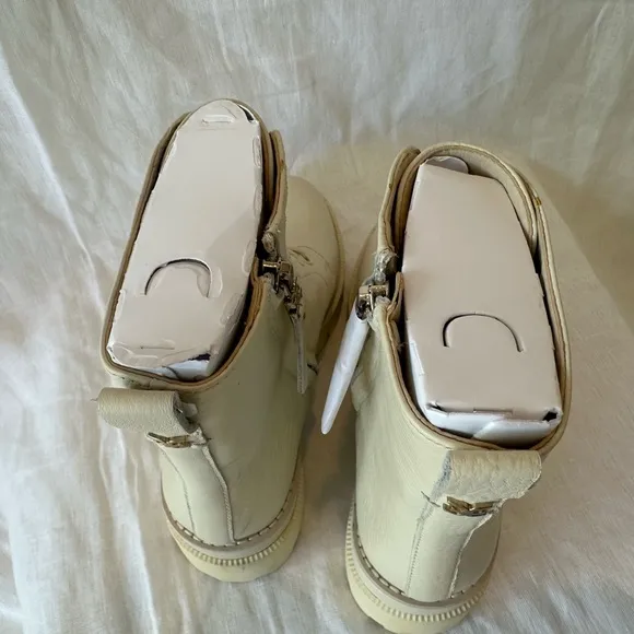 NEW Sam Edelman Leather Ivory lace up lug platform boots Size 8.5