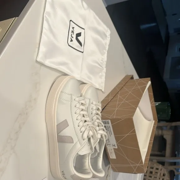 New SeasonVEJACampo low-top lace-up sneakers size 38