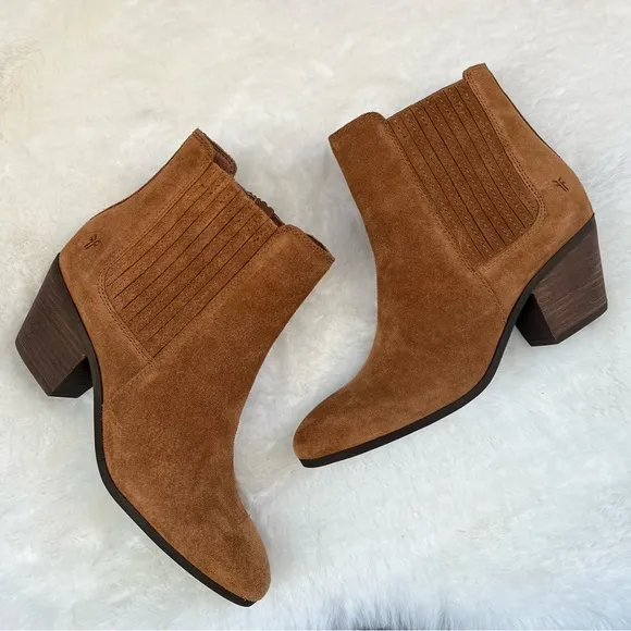 NEW Size 8.5 Frye Sandra Chelsea Block Heel Western Boots Cognac Suede Leather