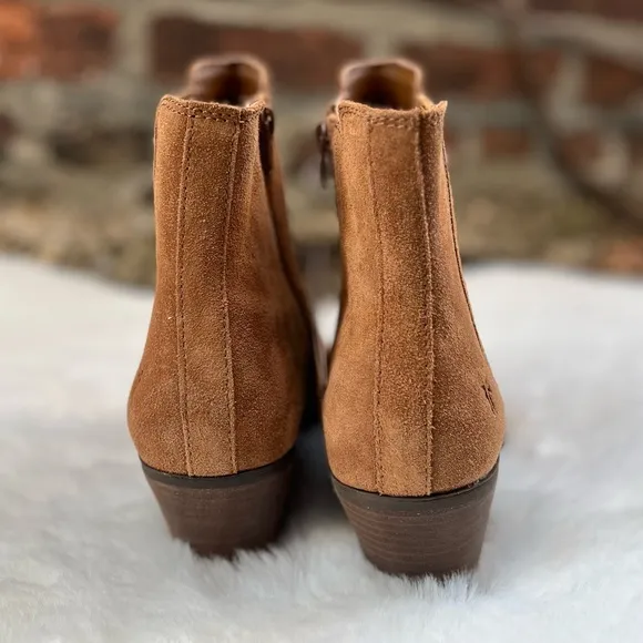 NEW Size 8.5 Frye Sandra Chelsea Block Heel Western Boots Cognac Suede Leather