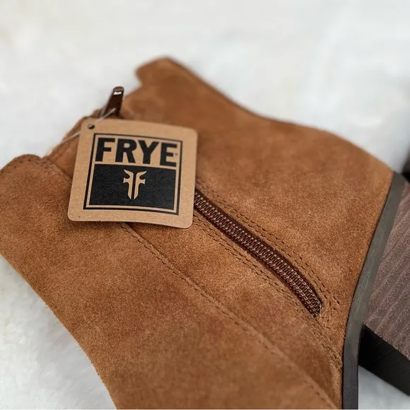 NEW Size 8.5 Frye Sandra Chelsea Block Heel Western Boots Cognac Suede Leather