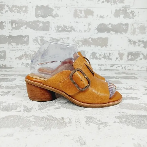 NEW Sofft Candyce Tan Brown Leather Block Heel Slip On Sandals A479