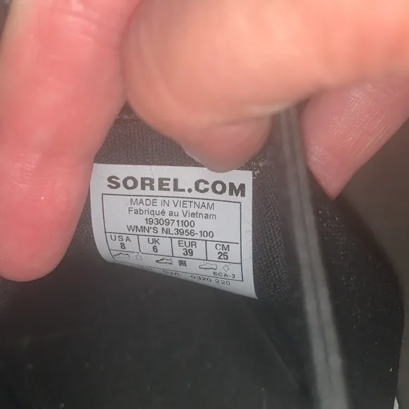 NEW Sorel Lennox Chelsea white and black boots 8