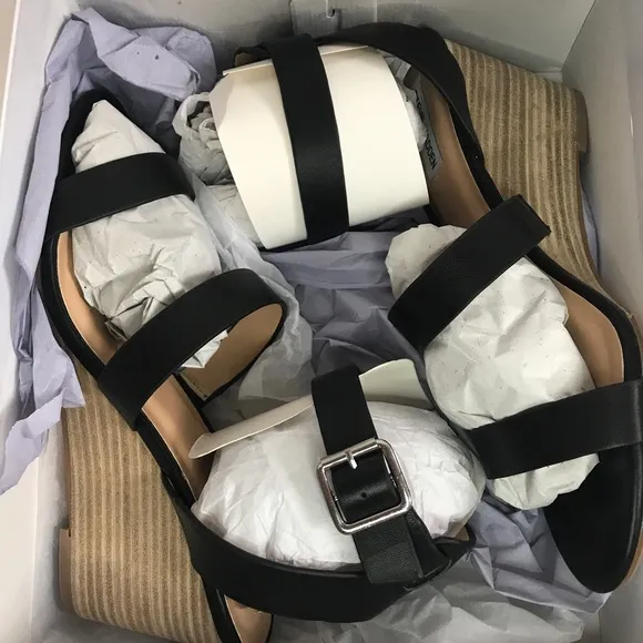 NEW Steve Madden Caley sandals sz 10