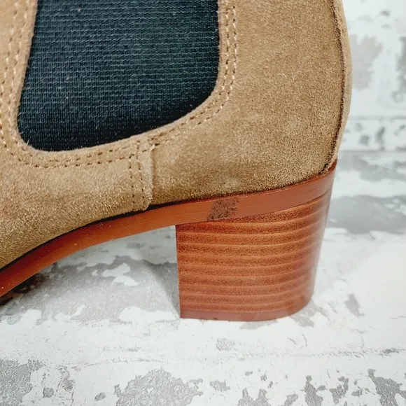 NEW Steve Madden Rhiannon Cognac Brown Suede Chelsea Boots D505