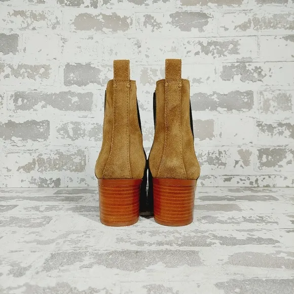 NEW Steve Madden Rhiannon Cognac Brown Suede Chelsea Boots D505