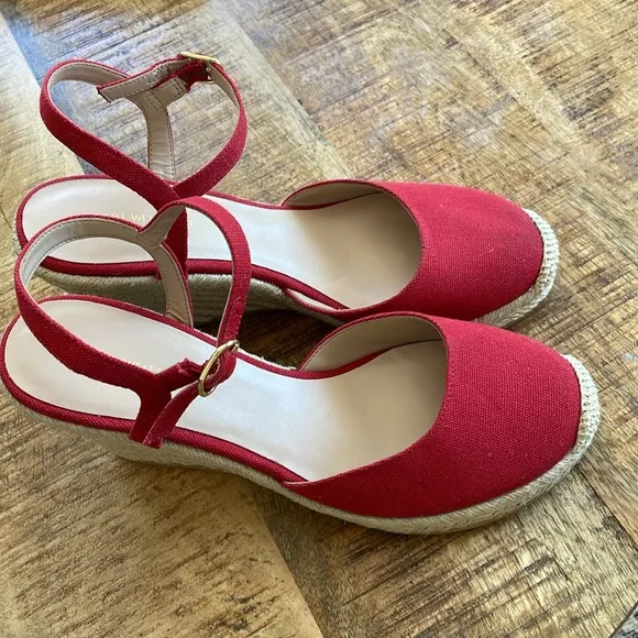 NEW | Stuart Weitzman Mykonos Canvas Red Espadrilles 7.5‎