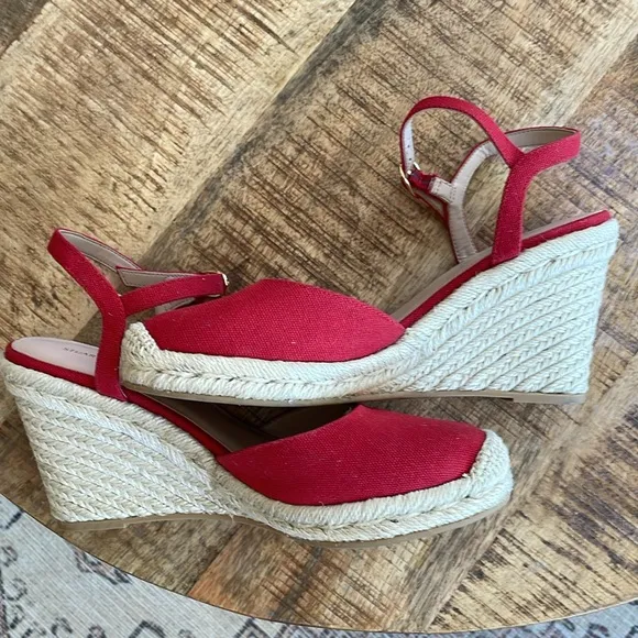 NEW | Stuart Weitzman Mykonos Canvas Red Espadrilles 7.5‎