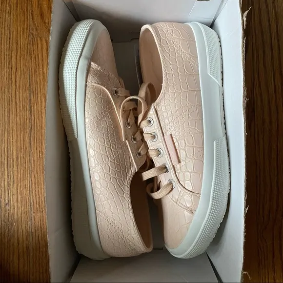 NEW Superga Pink Crocodile Textured Platform Sneakers NWT