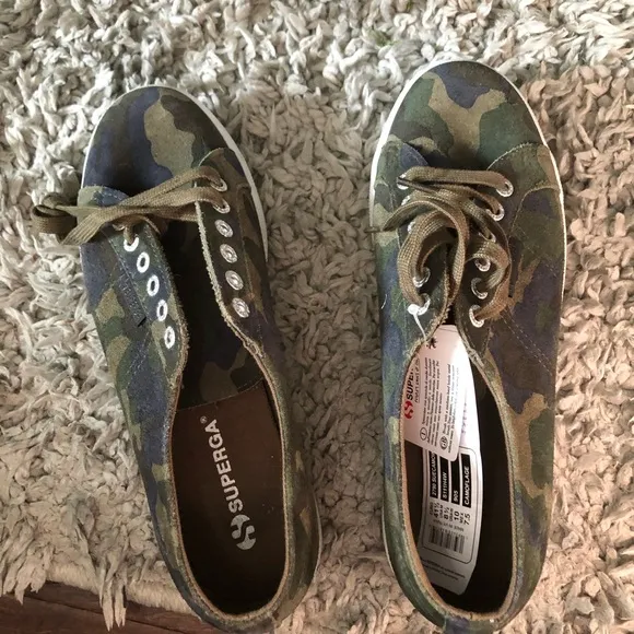 NEW SUPERGA Suecamow Platform Low-Top Sneakers size 10