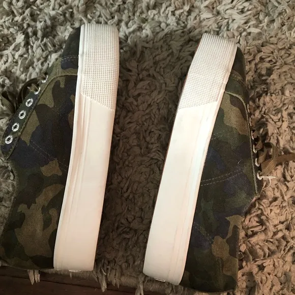 NEW SUPERGA Suecamow Platform Low-Top Sneakers size 10