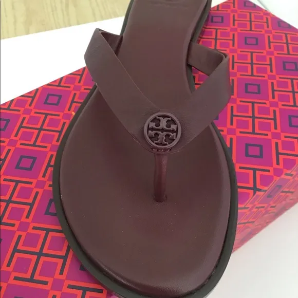 New Tory Burch Benton Thong Logo Sandals Leather