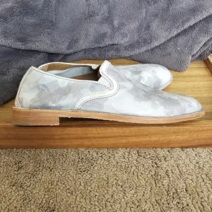 NEW Trask Gray Camo Slip On Loafer Flats size 8,5