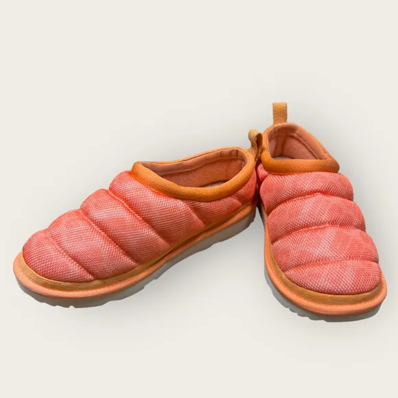 NEW! UGG Junior/Women’s slip on sandals. Neon Orange. Soft cushioned comfortable