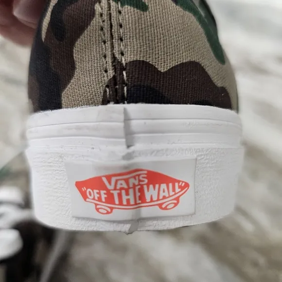 New Vans Authentic Camo Olive/White Sneakers Sneakers Mens 6.5, Womens 8