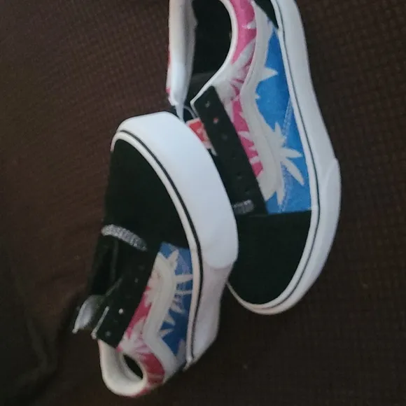 New Vans Classic Old Skool platform sneakers size 3.5 youth/mn equals 5 wmn