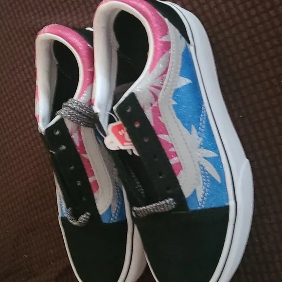 New Vans Classic Old Skool platform sneakers size 3.5 youth/mn equals 5 wmn