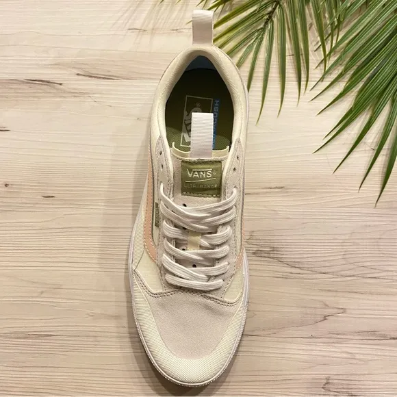 NEW Vans Ultracush Low Top Laced Pastel Sneakers