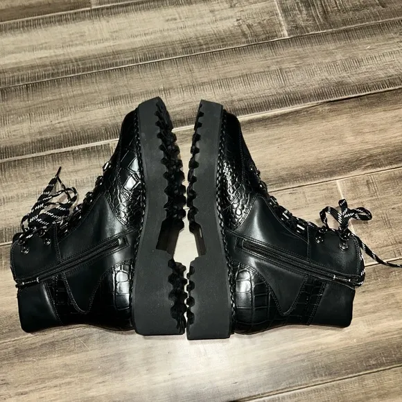 New Vince Camuto Combat Boots 10