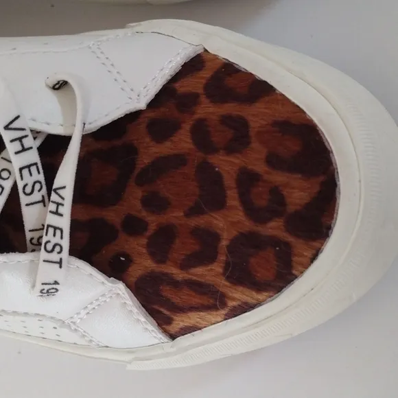 NEW Vintage Havanna Dina White Leopard Print Women's Low Top Sneakers US 11