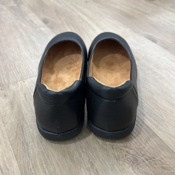 NEW Women’s Naturalizer Flexy Round Toe Leather Ballet Flats