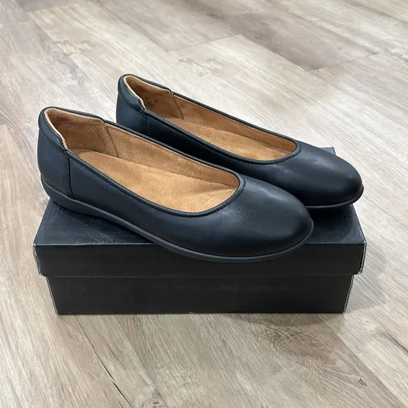 NEW Women’s Naturalizer Flexy Round Toe Leather Ballet Flats