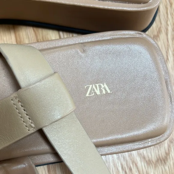 New! Zara Sz 9, beige flatform leather golden metal ankle strap sandals.