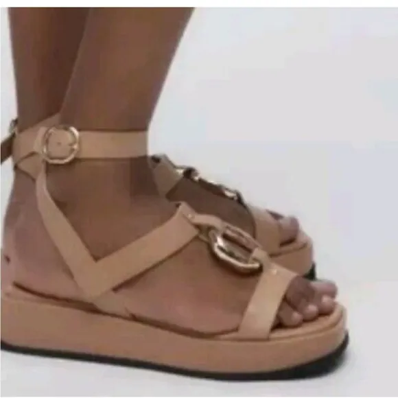 New! Zara Sz 9, beige flatform leather golden metal ankle strap sandals.