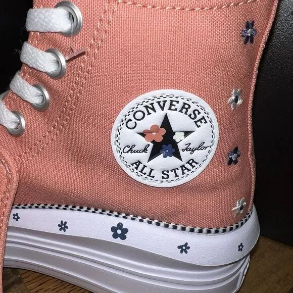 New Converse Women's Chuck Taylor All Star Move Platform Daisies Peach Sneakers