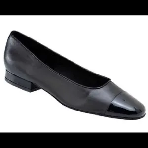 New VANELI FC-313 Flats Black