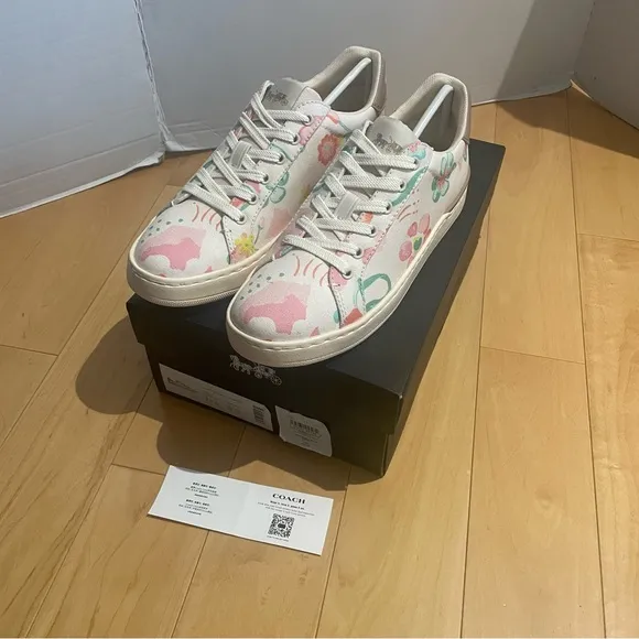 NIB Coach clip low top floral sneakers