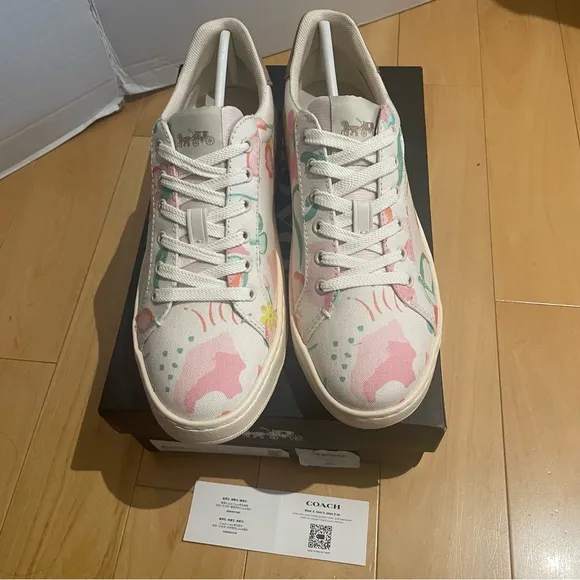 NIB Coach clip low top floral sneakers