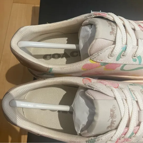 NIB Coach clip low top floral sneakers