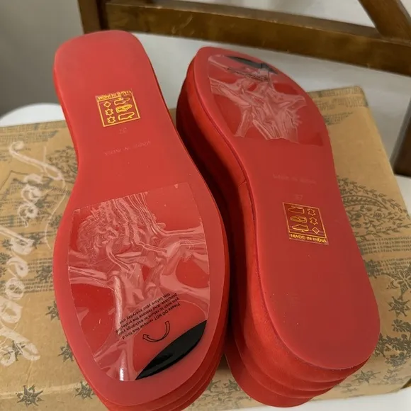 NIB FREE PEOPLE HAVEN THONG FLATFORM SANDAL FLAME RED SIZE 7