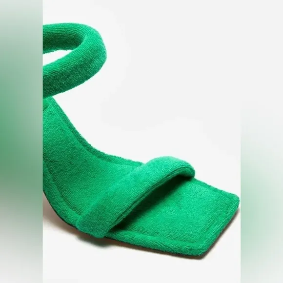 NIB GOOD AMERICAN TERRY SLIP ON SANDALS IN GREEN