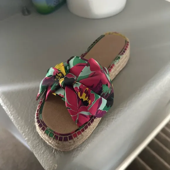 NIB Kate Spade Lucie Orchid Bloom Espadrilles