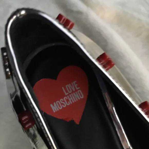 NIB LOVE MOSCHINO Metallic Pointed Toe Ballet Flats