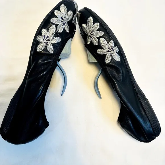 NIB Mally Women Black Leather Embroidered Silver Flower Ballet Flats SZ 39 Italy