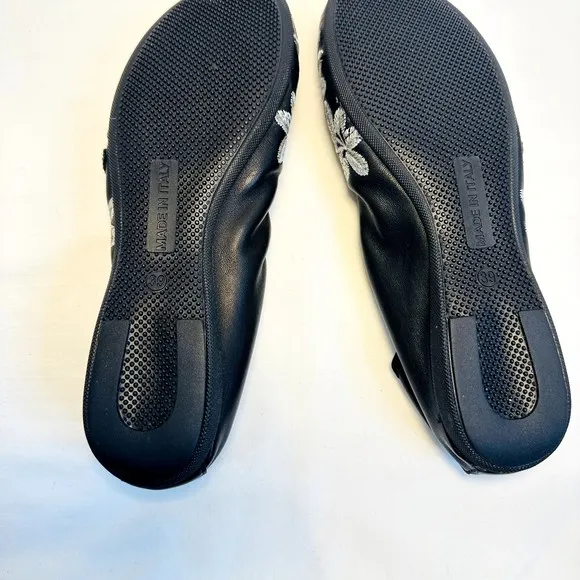 NIB Mally Women Black Leather Embroidered Silver Flower Ballet Flats SZ 39 Italy