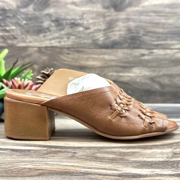 NIB Miz Mooz Briar 39 8.5-9 Whipstitch Leather Heeled Slide Sandal Brandy Brown