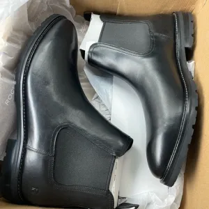 NIB NEVER WORN! Men's Black Chelsea Boots