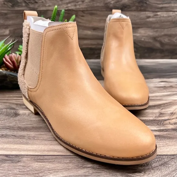 NIB Toms Ella Leather Slip On Chelsea Boots Honey Leather Faux Shearling 9M 40