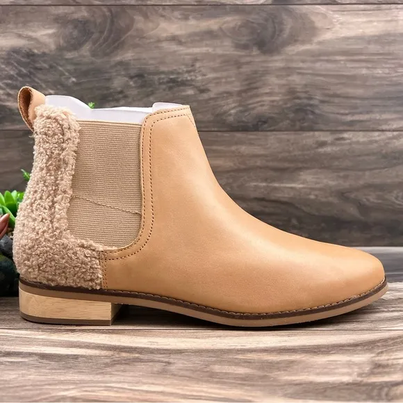 NIB Toms Ella Leather Slip On Chelsea Boots Honey Leather Faux Shearling 9M 40