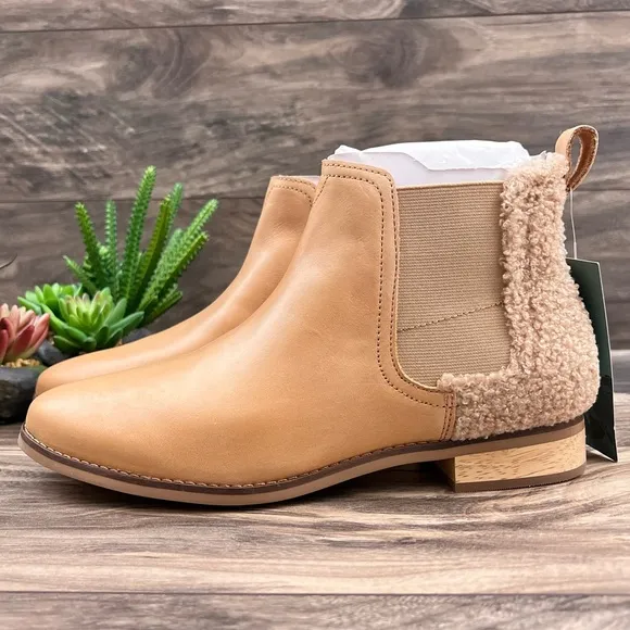 NIB Toms Ella Leather Slip On Chelsea Boots Honey Leather Faux Shearling 9M 40