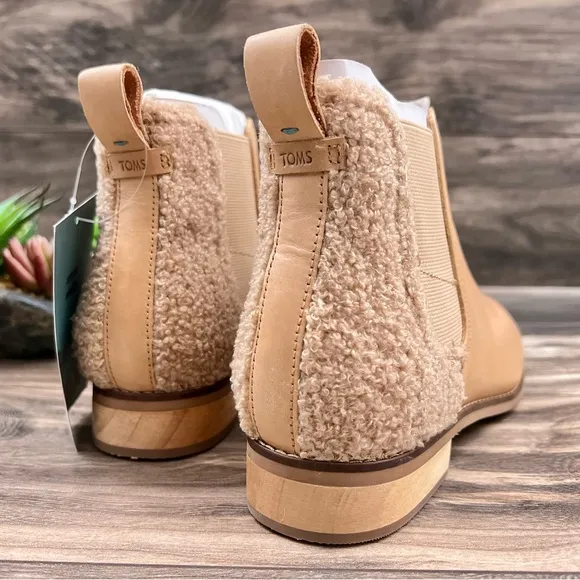 NIB Toms Ella Leather Slip On Chelsea Boots Honey Leather Faux Shearling 9M 40